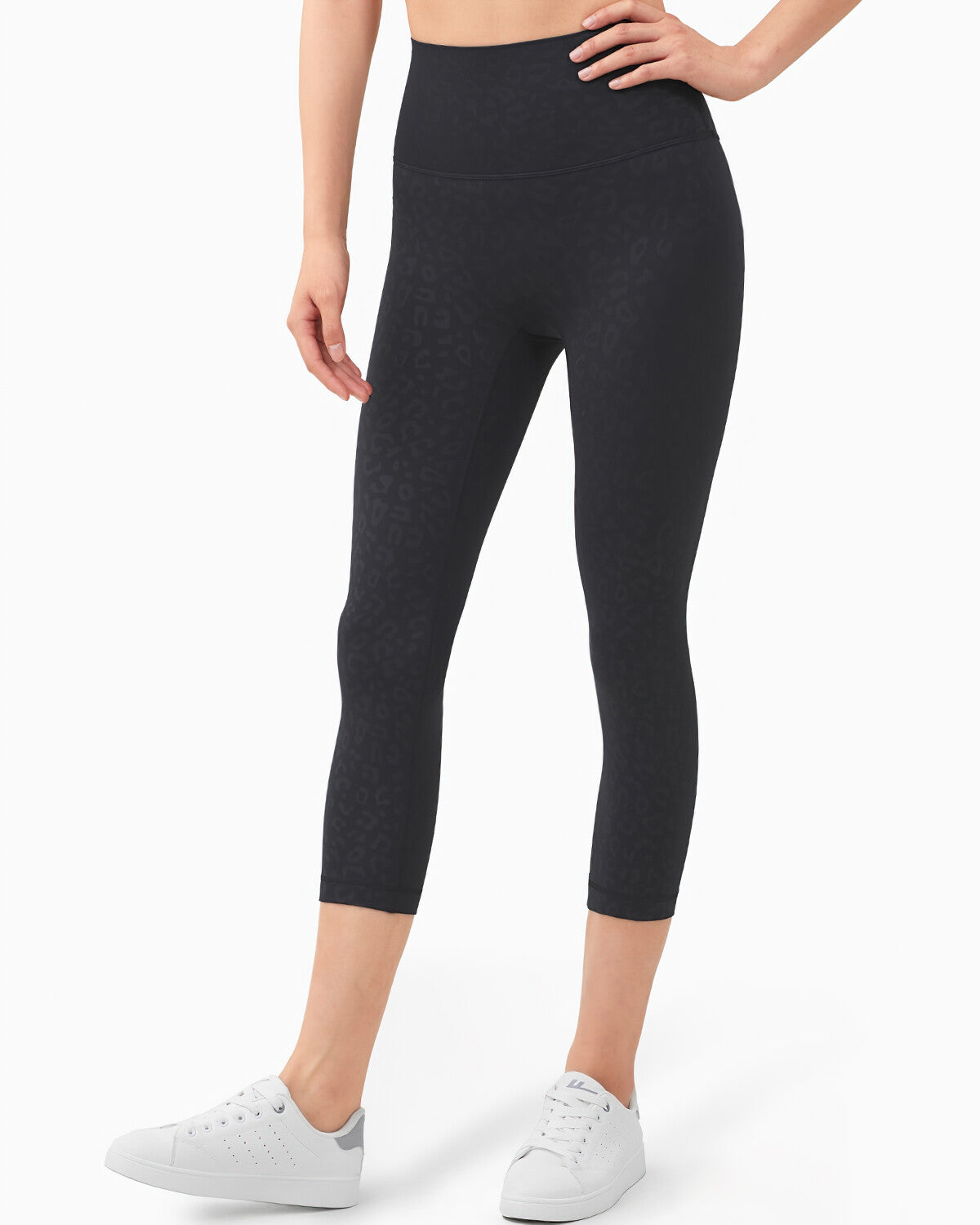 Bridget Seamless Capri - Panther