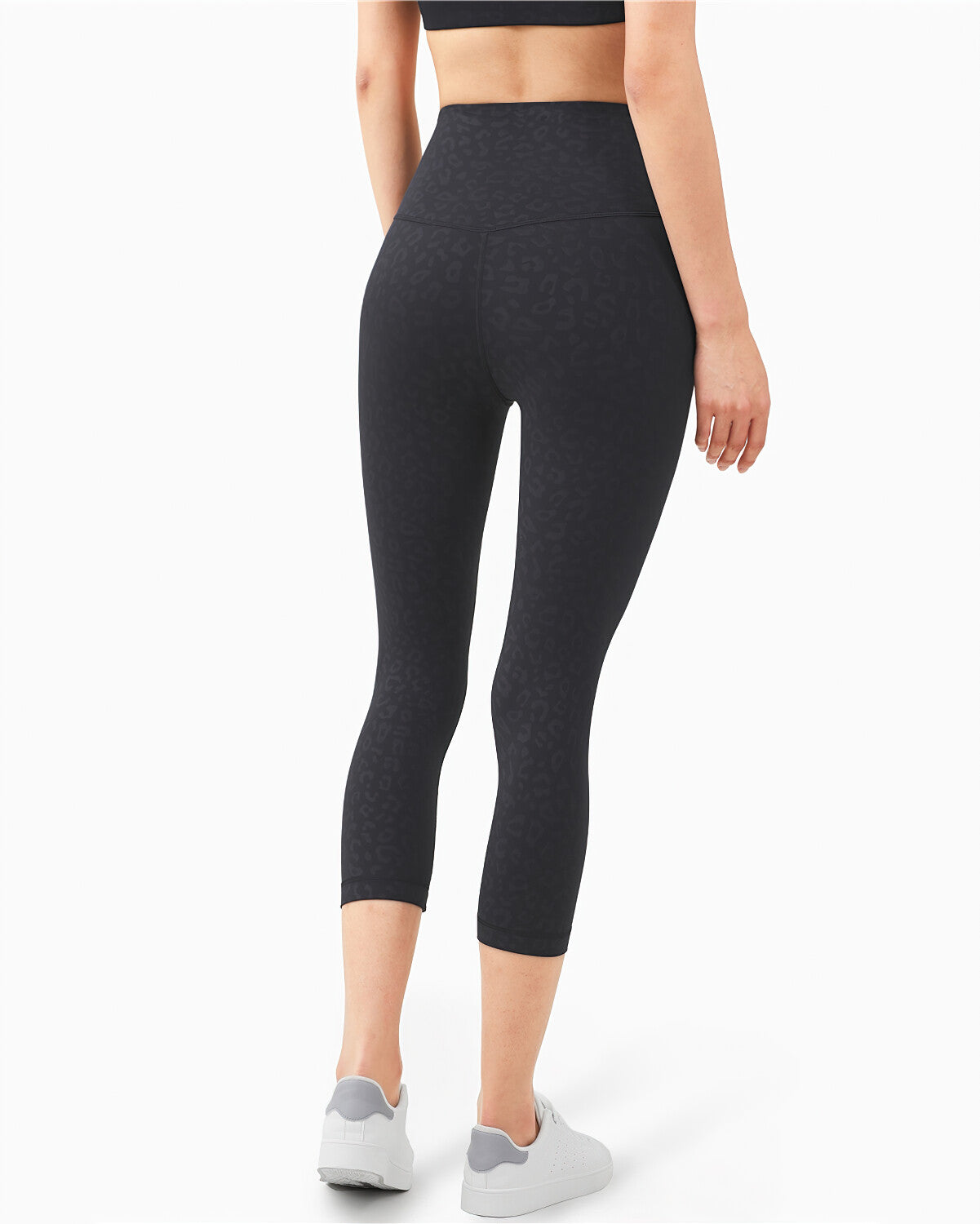 Bridget Seamless Capri - Panther