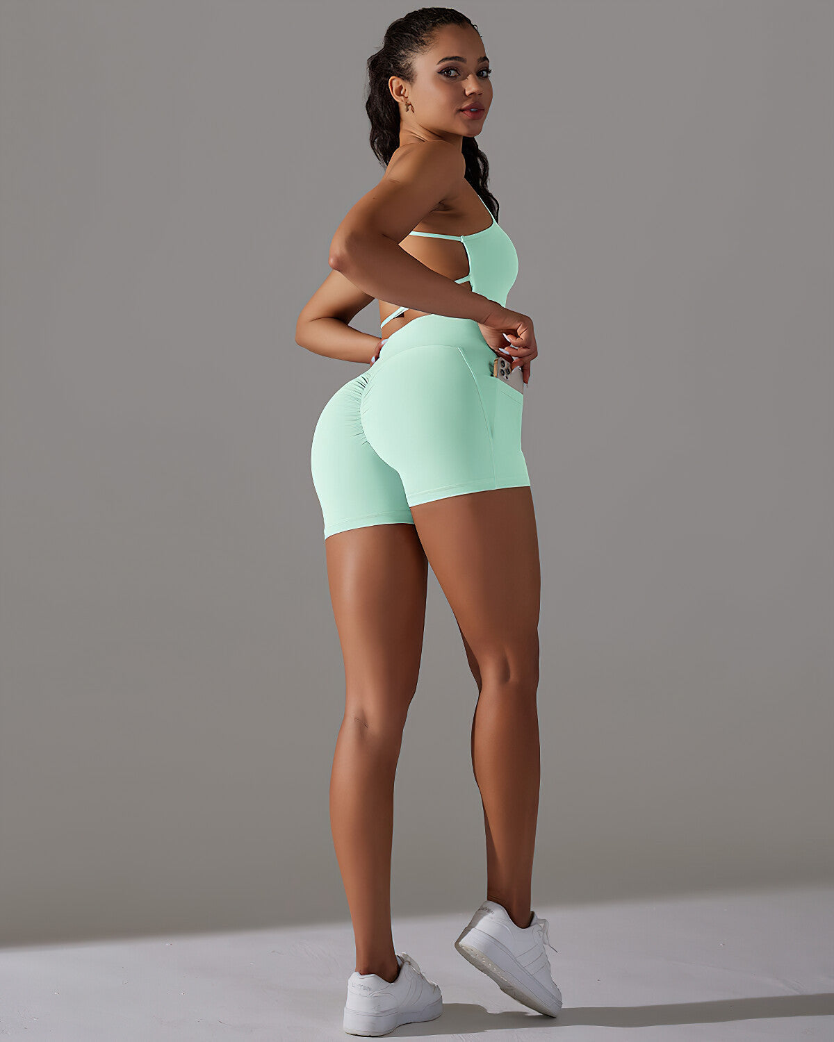 Selene Seamless Pocket Scrunch Shorts - Green